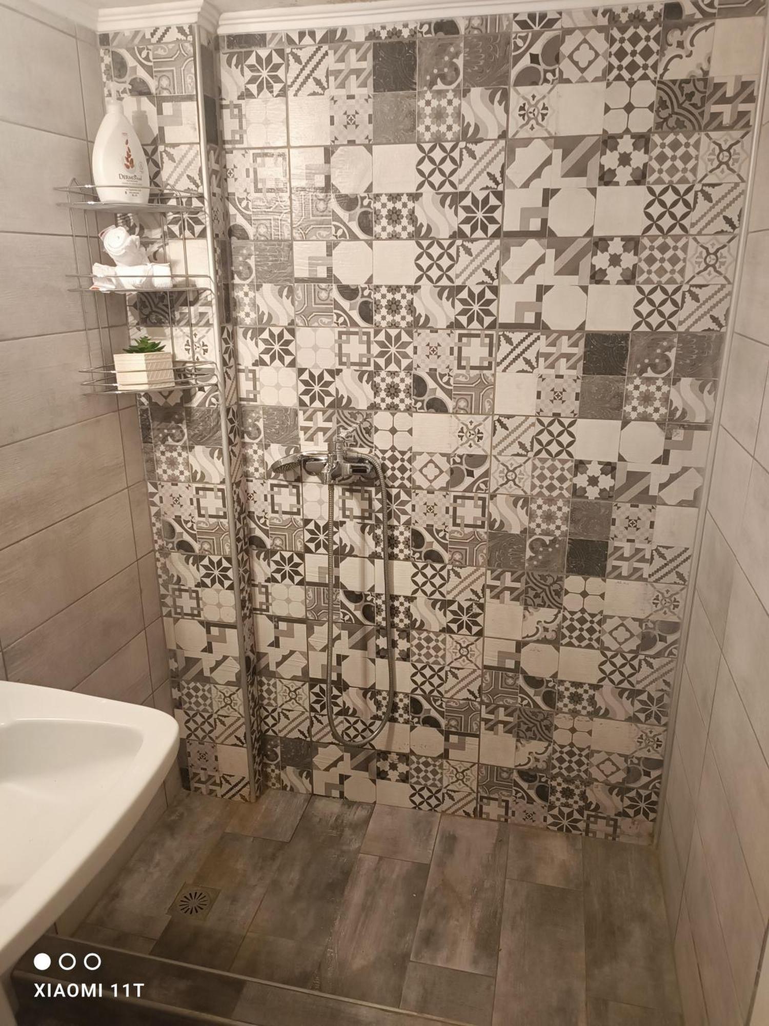 Apartment Crystal Cannon